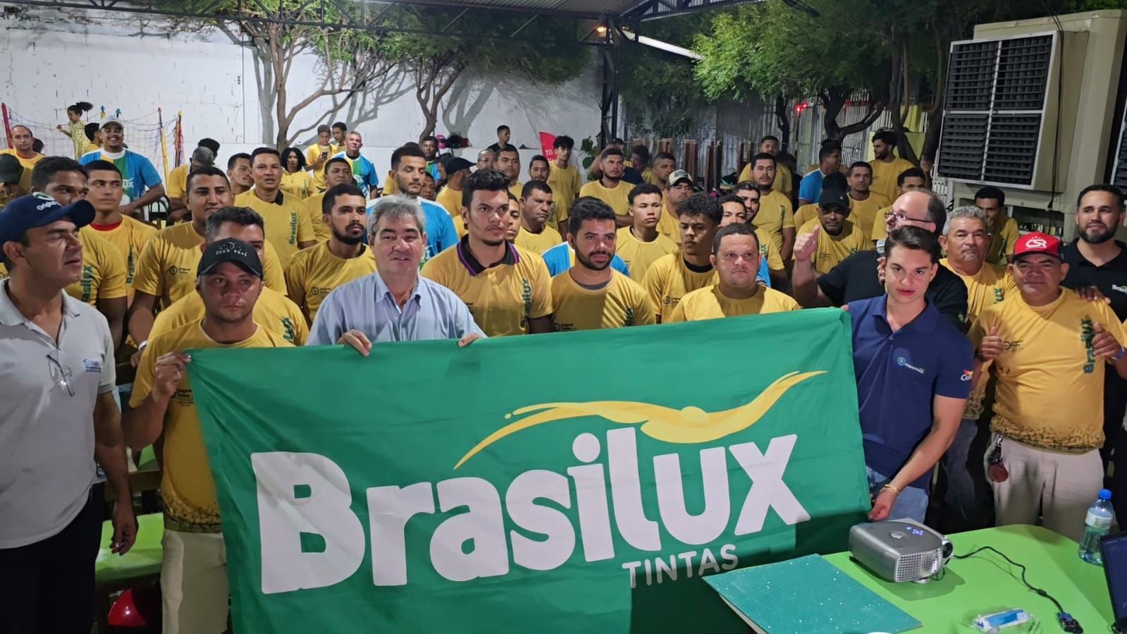 Brasilux Realiza Treinamento para 104 pintores em Balsas, MA