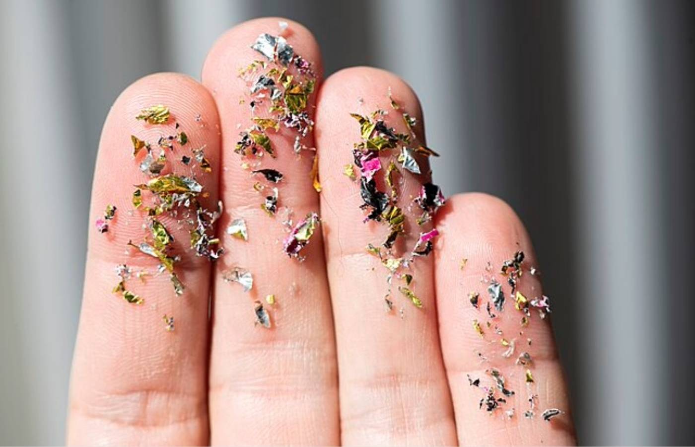 Plástico invisível, riscos reais: como os microplásticos já impactam a saúde humana e pressionam por mudanças no Brasil